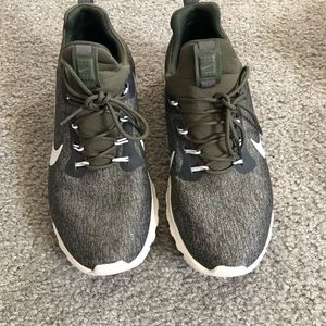 -Nike sneakers, light green